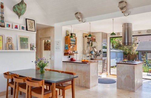 Herne Bay Casa | THE ARTISTS HOUSE BY THE SEA, pet friendly in Herne Bay