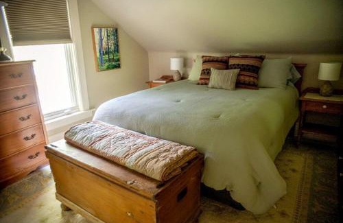 Nottawa Casa | The Artists' House Getaway