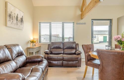 Trowbridge Casa | The Ash - Arnolds Hill