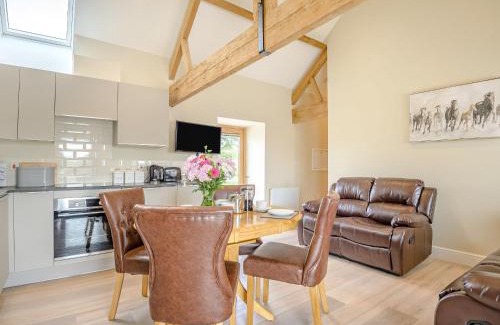 Trowbridge Casa | The Ash - Arnolds Hill