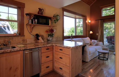 Siskiyou-Hargadine Historic District Cabaña | The Ashland Cottage, a pie de la ciudad
