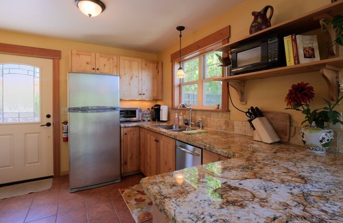 Siskiyou-Hargadine Historic District Cabaña | The Ashland Cottage, a pie de la ciudad