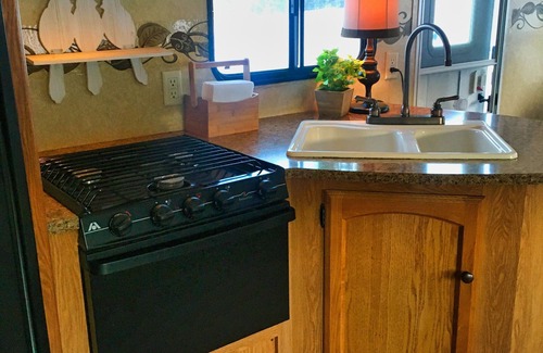 Lake George Casa | Aspen Glen - ¡Un campista acogedor en el bosque!
