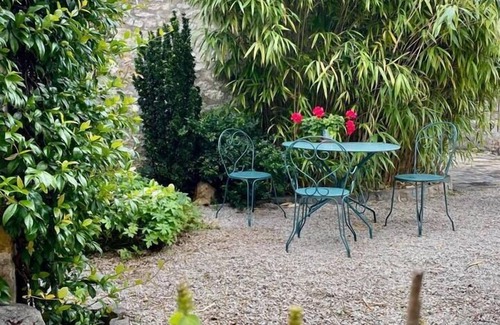Montigny-sur-Loing Casa | The Atelier, cosy refuge close to the magic forest