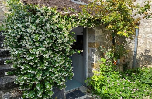 Montigny-sur-Loing Casa | The Atelier, cosy refuge close to the magic forest