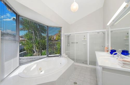 Port Macquarie Casa | The Atrium 11 Kentia Close