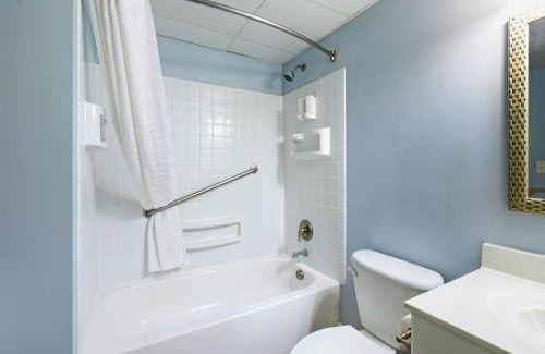 Northeast Virginia Beach Complejo | The Atrium Resort, Virginia Beach by Vacatia