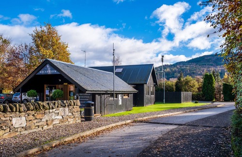 Kenmore Cabaña | Mains of Taymouth, Kenmore ~ 4 * The Atrium - capacidad para 6 personas en 3 habitaciones
