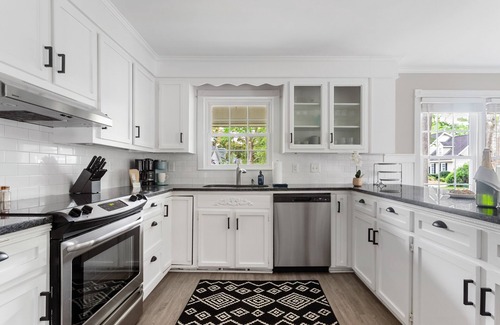Mount Pleasant Casa | The Attwood | Close To Town Center !