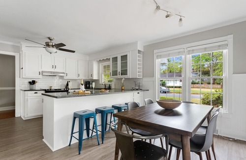 Mount Pleasant Casa | The Attwood | Close To Town Center !