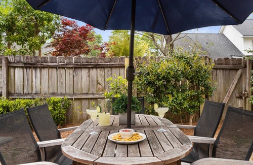 Mount Pleasant Casa | The Attwood | Close To Town Center !