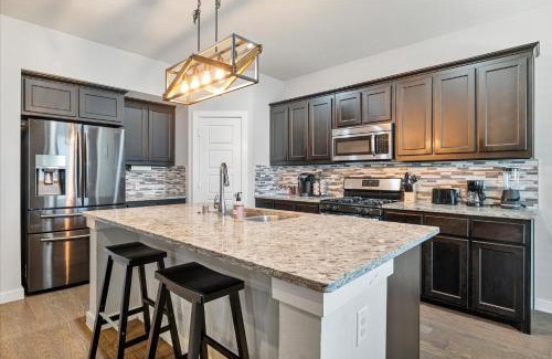 Aubrey Casa | The Aubrey Escape with Fenced Backyard