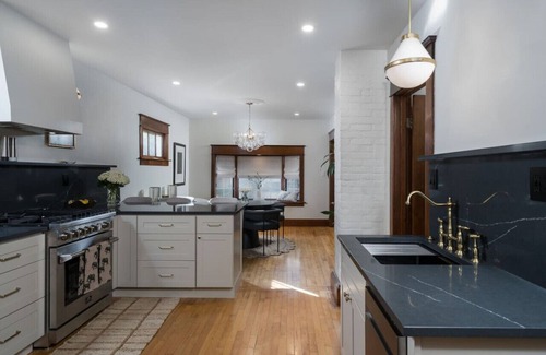 Wauwatosa Casa | The Auburn Hideaway - Cozy 3BR Home in Wauwatosa