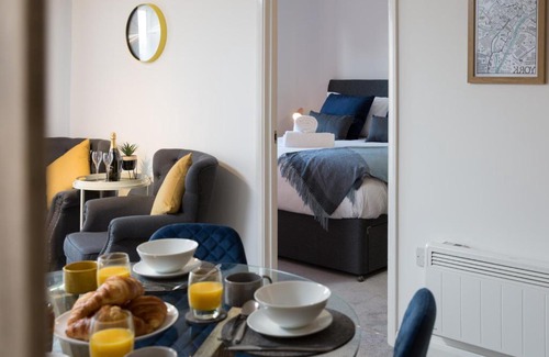 York Apartamento | The Aura Suite