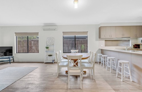 Geographe Casa | The Aurora – A Comfortable 4 BRM Family Getaway
