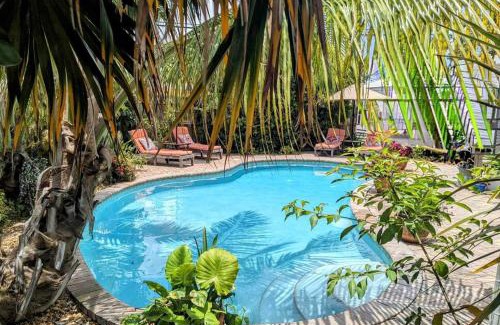 North Andrews Gardens Casa | The Ave House- Private Oasis Retreat W/heated Pool