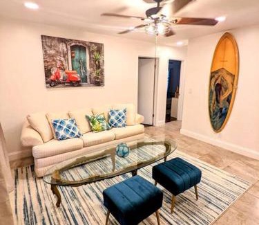 North Andrews Gardens Casa | The Ave House- Private Oasis Retreat W/heated Pool