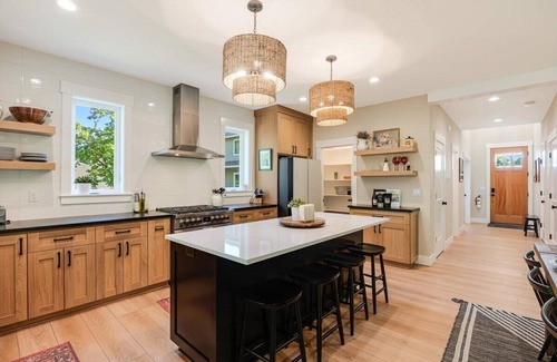 Newberg Casa | The Avery House ~ A Luxury Retreat in Newberg