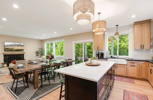 Newberg Casa | The Avery House ~ A Luxury Retreat in Newberg