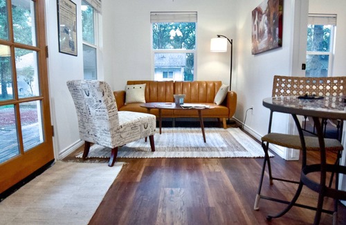 Fort Worth Cabaña | The Baby Guest House at Eagle Mountain Lake