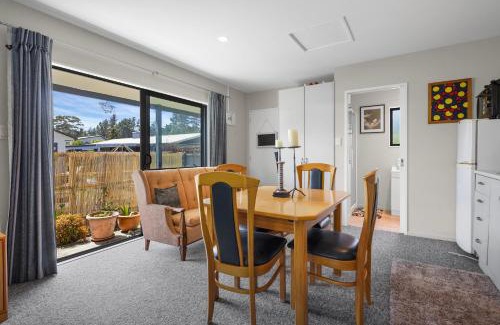 Waikuku Beach Casa | The Bach at Old Broadway - Waikuku Beach Retreat
