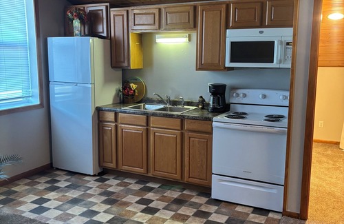 Cambridge Apartamento | The Back Lot Loft – downtown Cambridge, MN