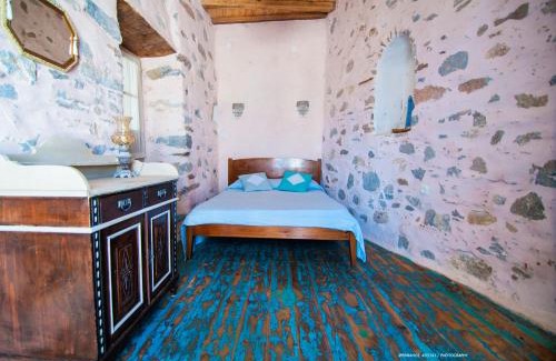 Ano Siros Apartamento | The Balcony of Bougainvillea!