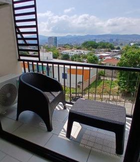 San Salvador Apartamento | The Balcony of the City