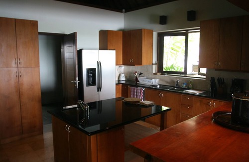 Manuel Antonio Casa | La Casa Bali en la playa, la mejor casa y la mejor ubicación de lejos!