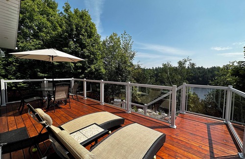 Arden Cabaña | The Ball Cottage - Beautiful Lakefront Hideaway on Bull Lake!