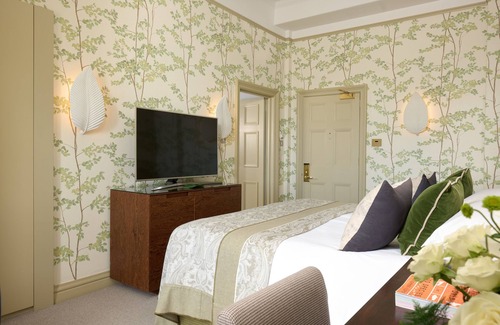 New Town Hotel | The Balmoral Hotel