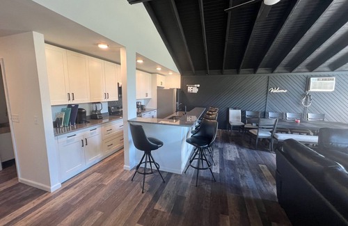 Sandusky Apartamento | The Bam Bam Suite Above Bedrock Tavern