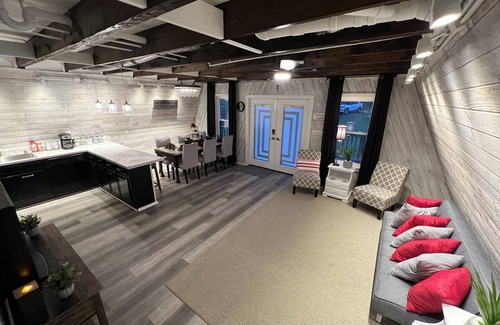 Samantha Casa | The Bama Gathering Place on Lake Tuscaloosa