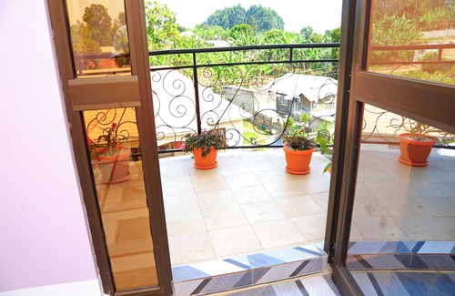 Fort Portal Apartamento | The bamboo bliss studio, adds a sense of happiness and relaxation.