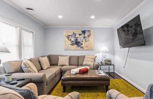 Richmond Casa | The Bamboo House! Dog-Friendly Home n RVA Sleeps 8