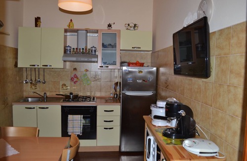 Santa Venerina Casa | "The Bamboo House"