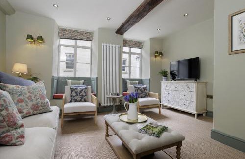 Cirencester Casa | The Barley Apartment at Cowley House
