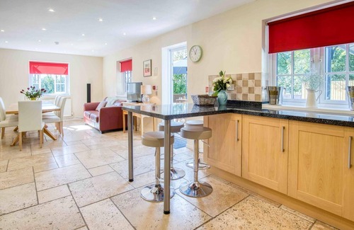 Nantgarw Casa | The Barn - 4 Bedroom - Tyn-Y-Coed Farm - Cardiff