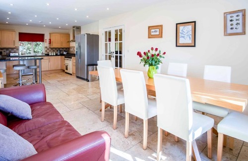 Nantgarw Casa | The Barn - 4 Bedroom - Tyn-Y-Coed Farm - Cardiff