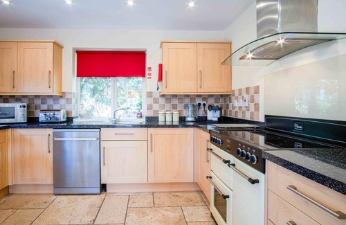 Nantgarw Casa | The Barn - 4 Bedroom - Tyn-Y-Coed Farm - Cardiff