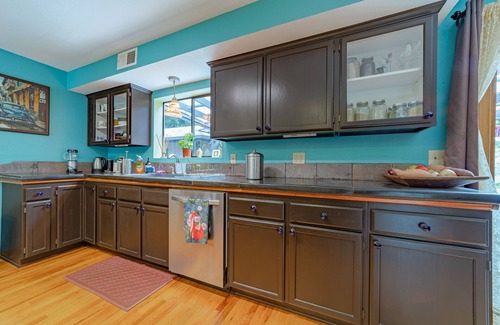 Trinidad Casa | The Barn: a Trinidad home in the redwoods with privacy and hot tub.