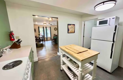 Lemoyne Casa | The Barn at Bloom & Bower