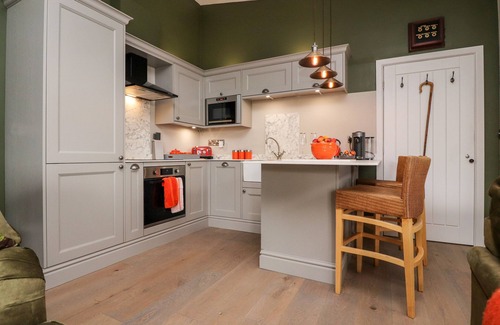 Barnoldswick Cabaña | THE BARN AT COPY HOUSE HIDEAWAY, pet friendly, with hot tub in Earby