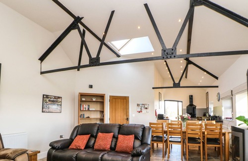 Longnor Cabaña | THE BARN AT HILL HOUSE, pet friendly, with a garden in Leek