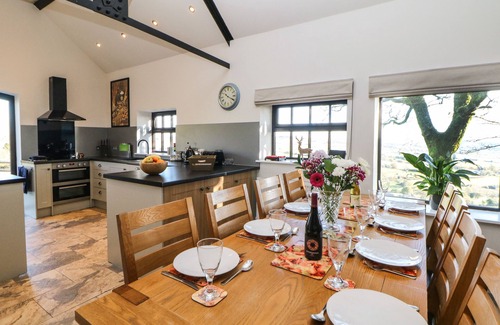 Longnor Cabaña | THE BARN AT HILL HOUSE, pet friendly, with a garden in Leek