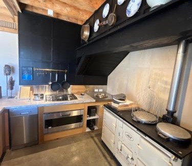Musk Villa | The Barn at Stonewalls - Farm stay in 25 acres