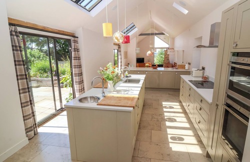 Borrowby Casa | THE BARN @ IVY HOUSE, family friendly, with a garden in Thirsk