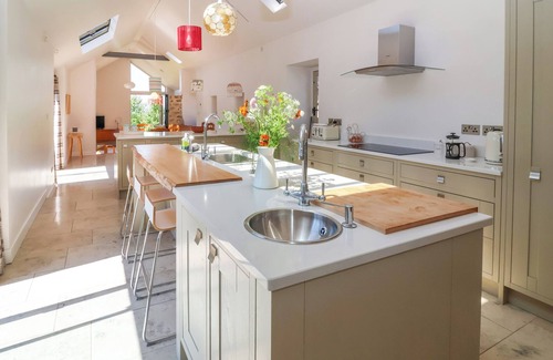 Borrowby Casa | THE BARN @ IVY HOUSE, family friendly, with a garden in Thirsk