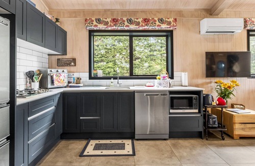 Karaka Casa | THE BARN – KARAKA FARM STAY, family friendly in Auckland