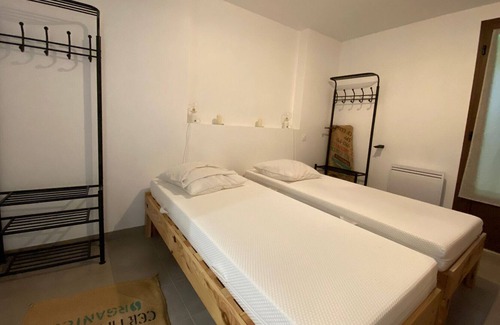 Saubrigues Casa | The barn of Pintouquet consists of four apartments and a studio.